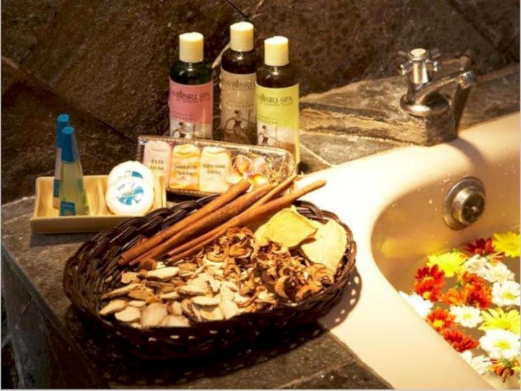 Grand Cempaka Business Hotel Jakarta Ngoại thất bức ảnh