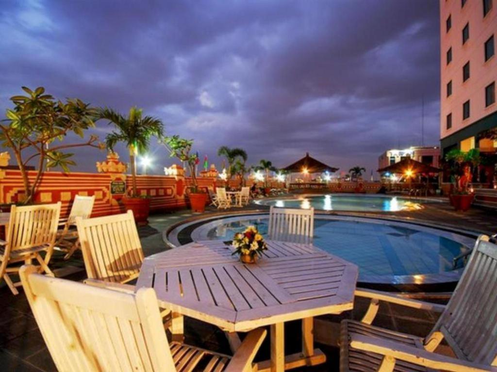 Grand Cempaka Business Hotel Jakarta Ngoại thất bức ảnh