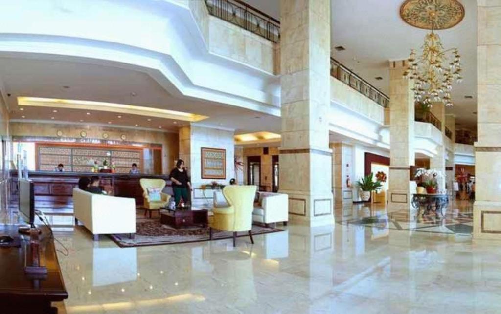 Grand Cempaka Business Hotel Jakarta Ngoại thất bức ảnh